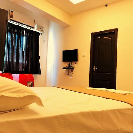 Cosmo Lodge Mangalore Bagian luar foto