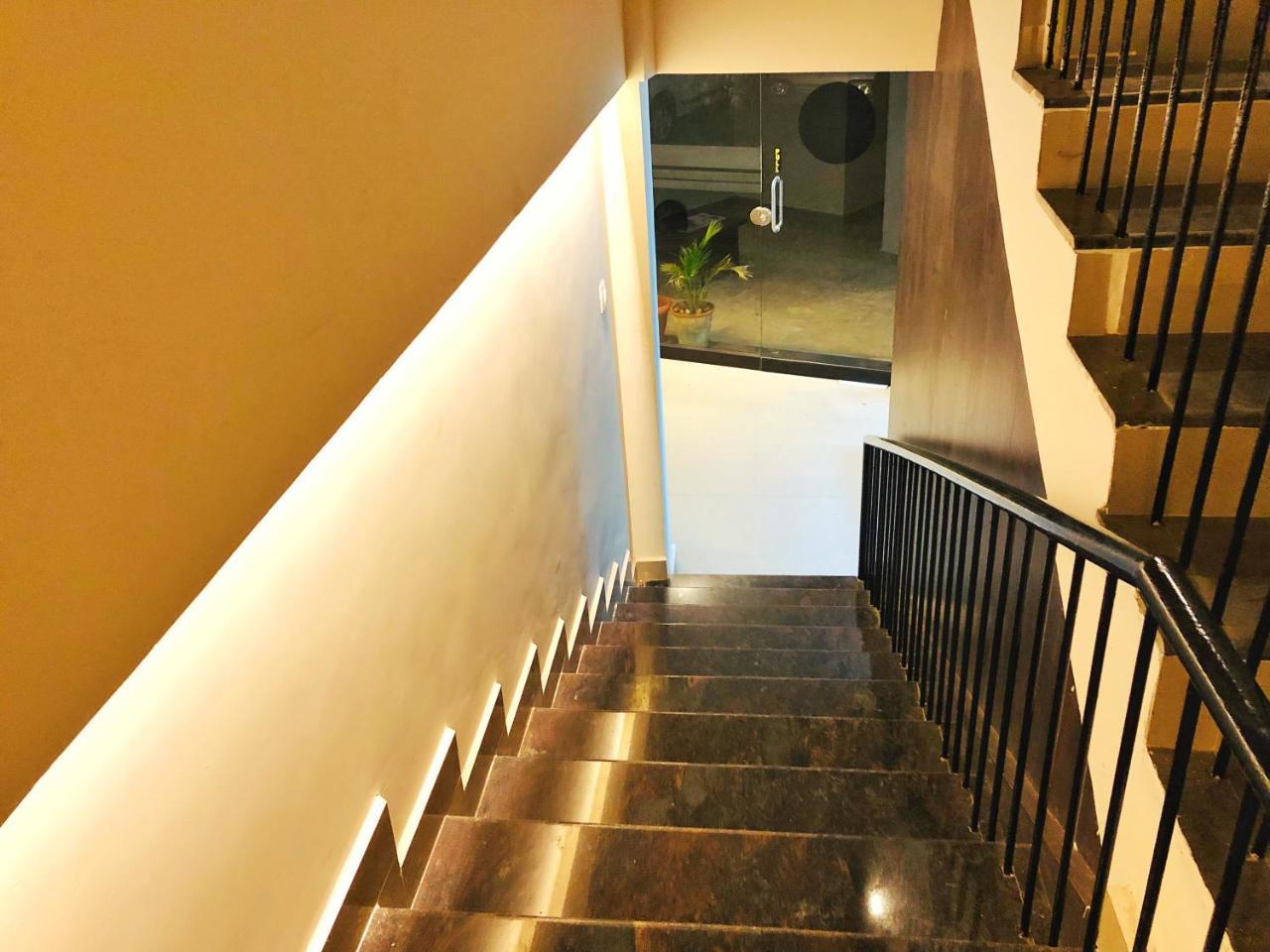 Cosmo Lodge Mangalore Bagian luar foto