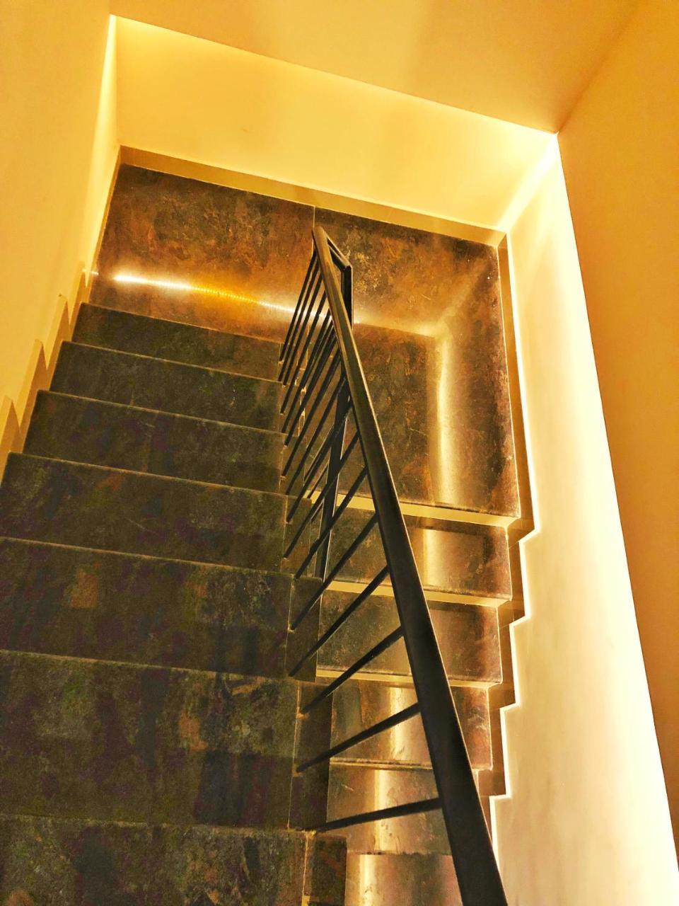 Cosmo Lodge Mangalore Bagian luar foto